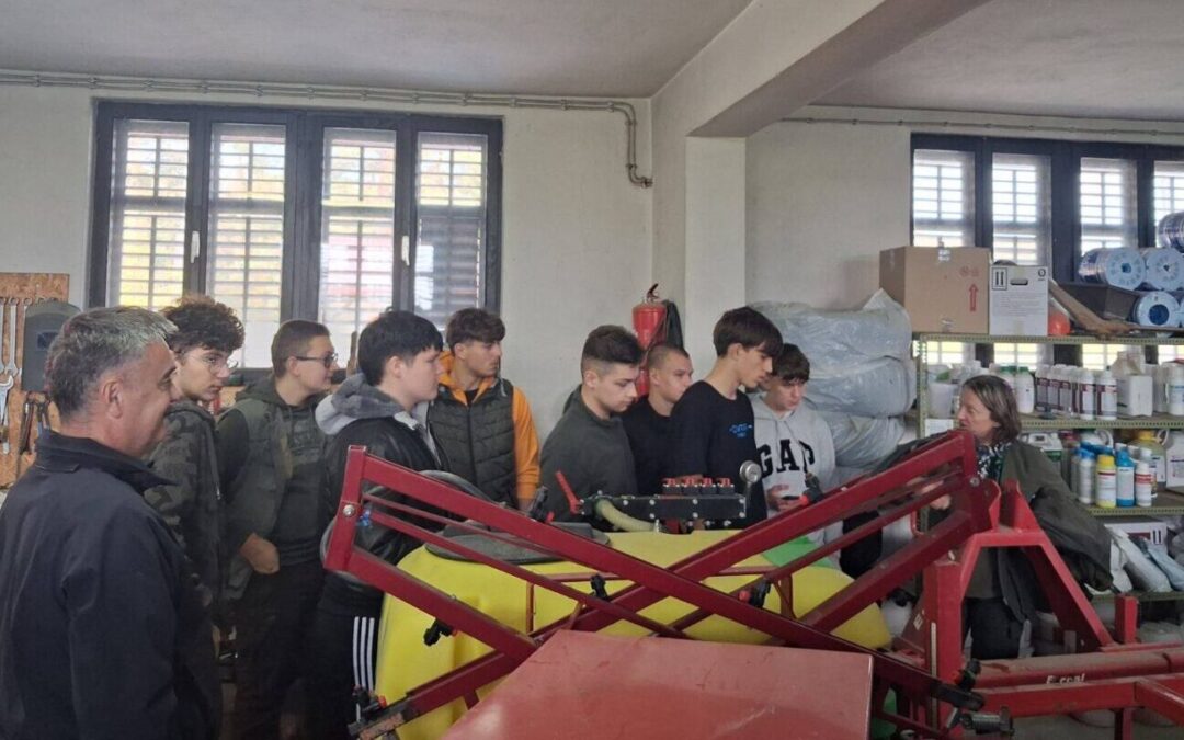 Učenici šumarskog usmjerenja na terenskoj nastavi u Rasadniku Veliki Zdenci