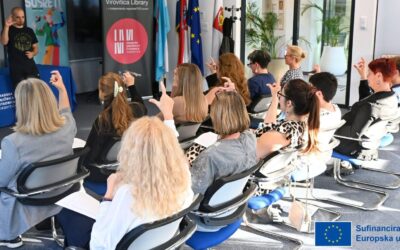 Naše nastavnice na radionici osnova hrvatskoga znakovnog jezika